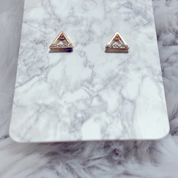 Earrings/Studs - Picture 3 of 3